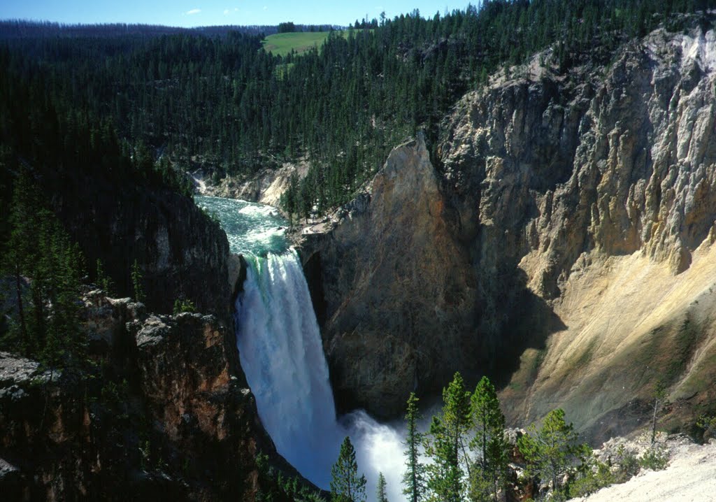 Yellowstone by mono andes