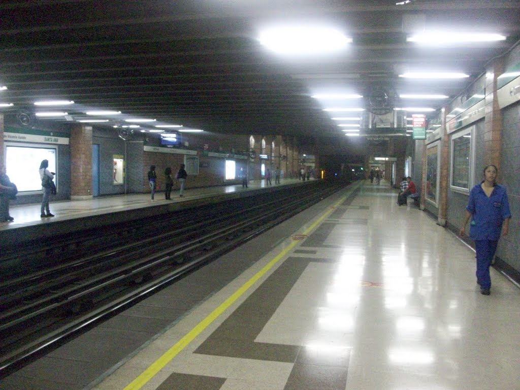 Estación Santa Ana. Santiago de Chile (Estación común) by Ignacio Paredes