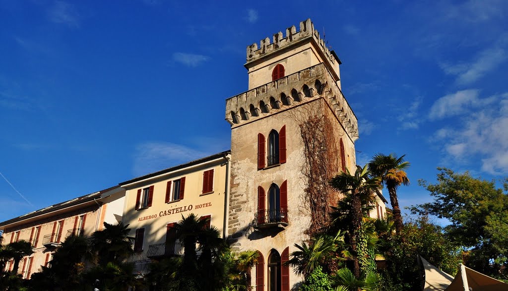 Albergo Castello by Winu Kappa