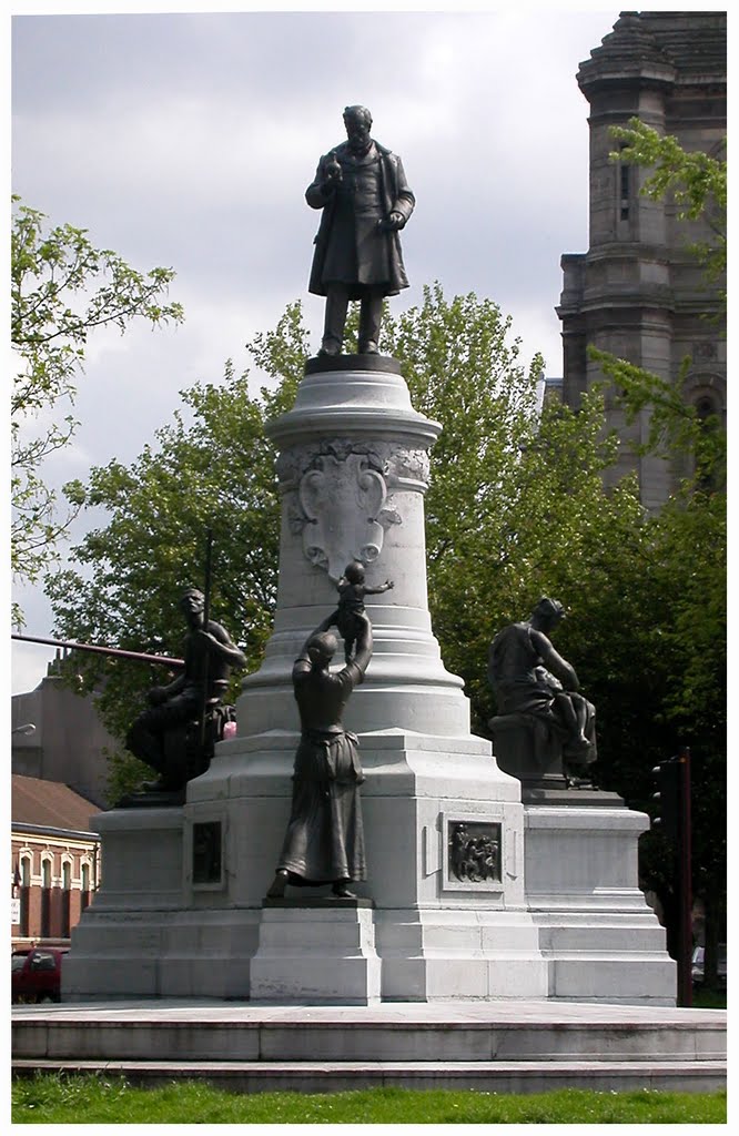 LILLE - Monument de Louis Pasteur by Jacques Delmarle