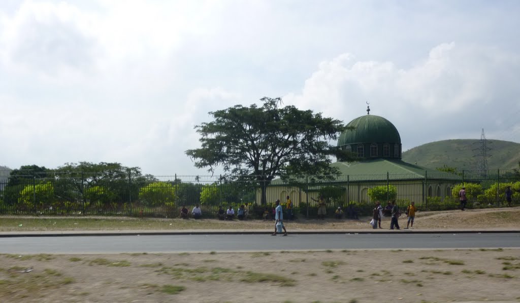 From Wards Road, looking across to POM MOSQUE in HOHOLA area next to Poreporena Freeway, Port Moresby, PNG, on 26-06-2010 by Peter John Tate,