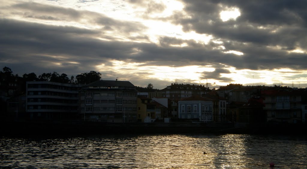 Atardecer en Luanco. GOZON. by Fernando Fernandez J…