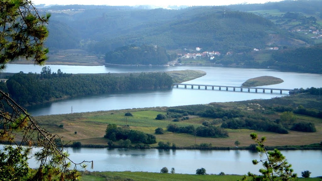 Puente de Muros. SOTO DEL BARCO. by Fernando Fernandez Justiniano