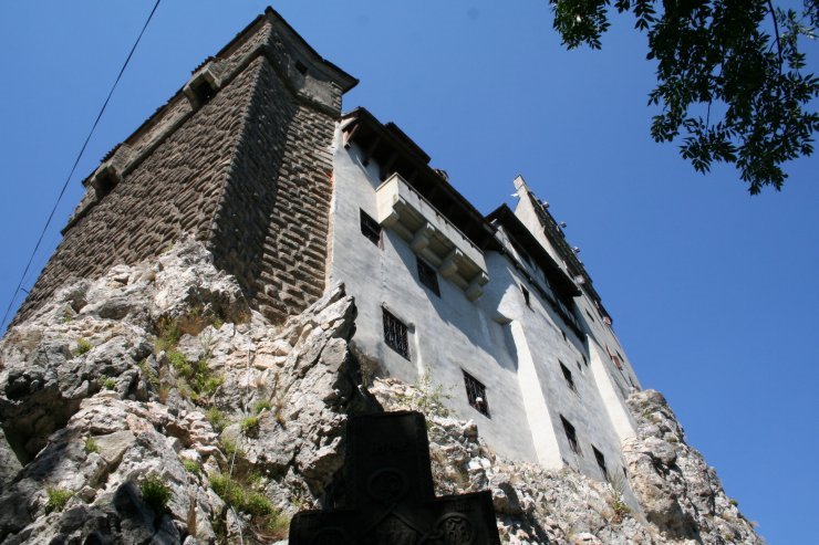 Bran: castle Dracula - Dracula to the windows by Fernando Occhibove