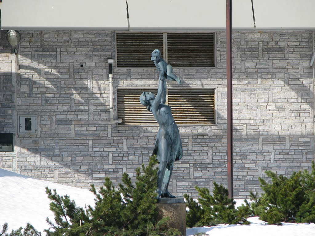 Sculpture at Cerna Hora TV transmitter by vladab