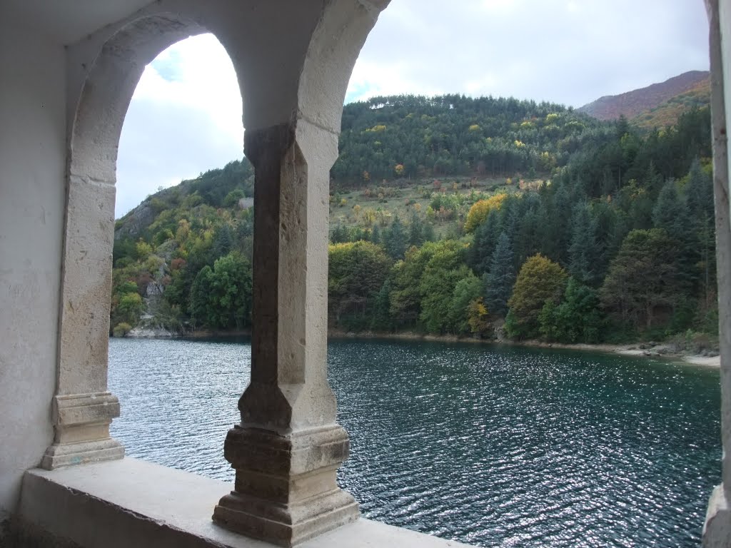 Vista sul lago dalla chiesetta by ifanfa