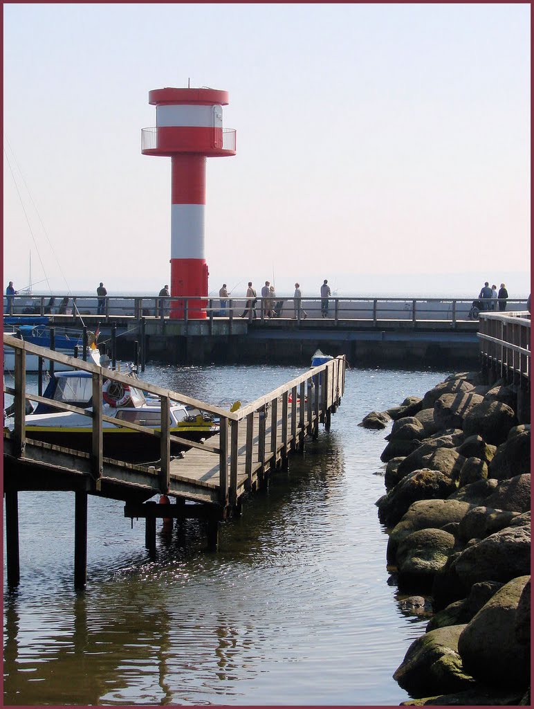 Blick Richtung Süd-Ost zum Leuchtturm, April 2009 by Dan-Fan