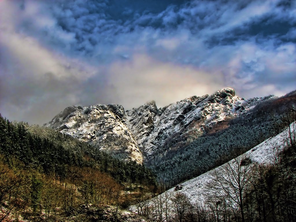 Peña de Aia desde Arditurri by Jox_e