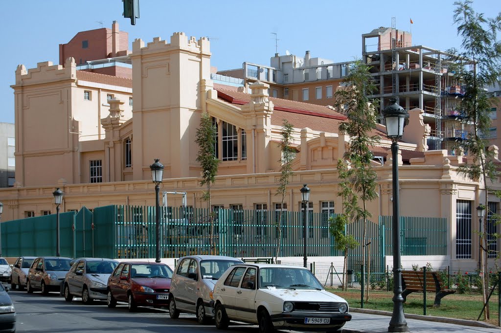 Antigua central eléctrica en el barrio de Nou Moles by Fernando Conesa Plou