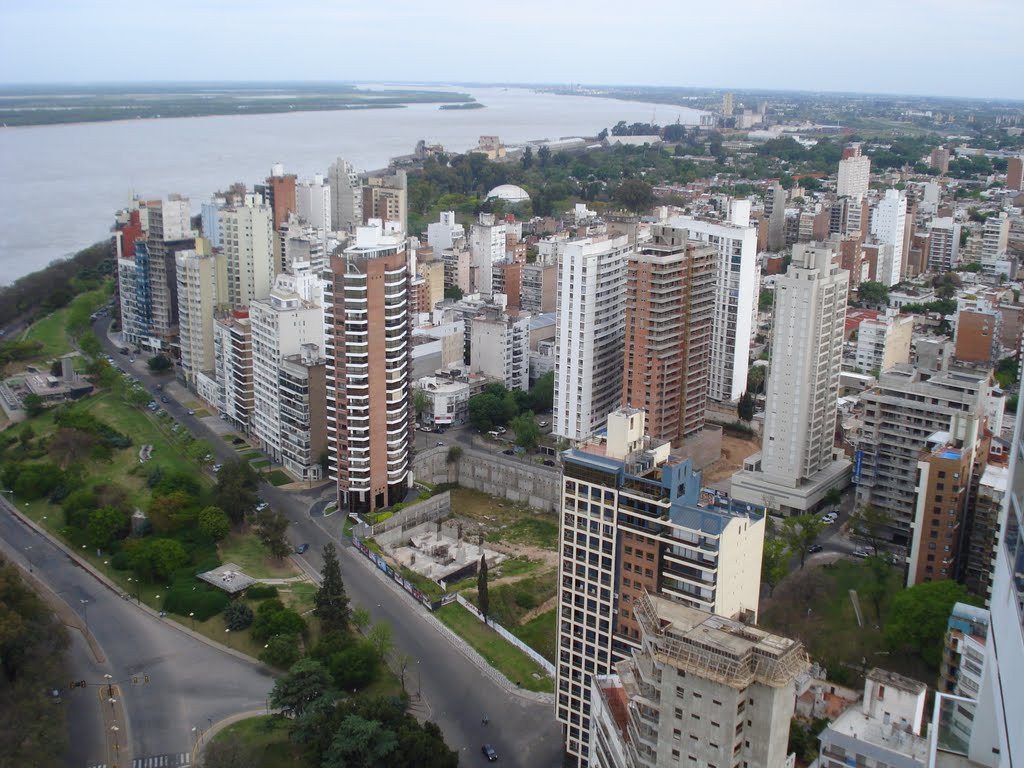 Centro, Rosario, Santa Fe, Argentina by Andres Franolich