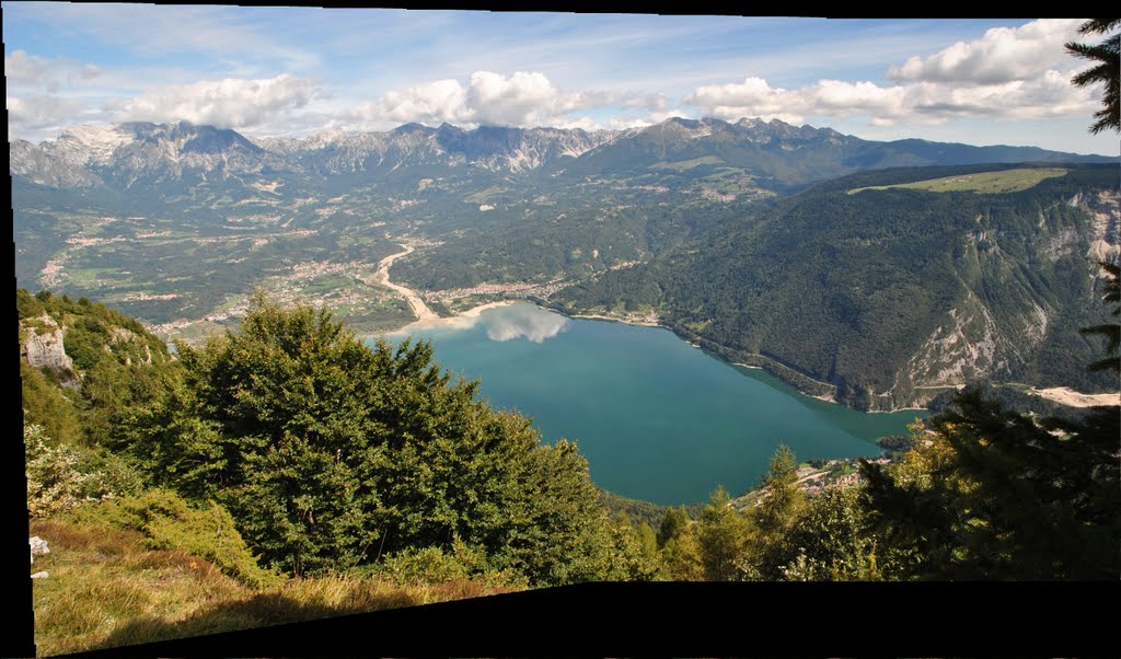 Lago di Santa Croce by NikT