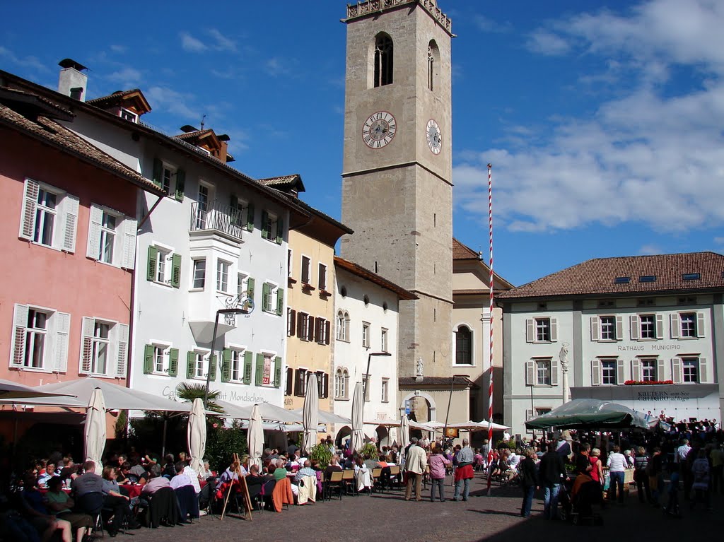 Marktplatz von Kaltern by harald helmlechner