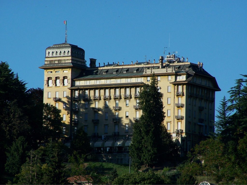 * Varese - Palace Hotel * by Quechua