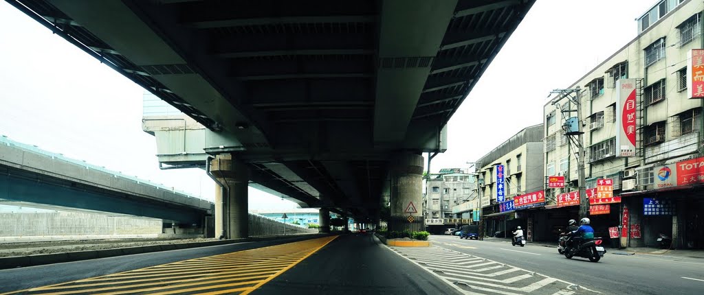 New Taipei, Banqiao District, New Taipei City, Taiwan by imagingcity.tw