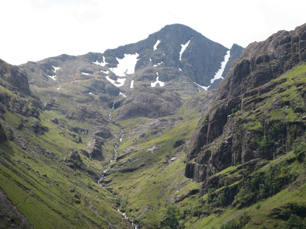 May 2008 - Lochaber, Highland, Scotland. The spectacular mountain pass of Glen Coe. by BRIAN ZINNEL