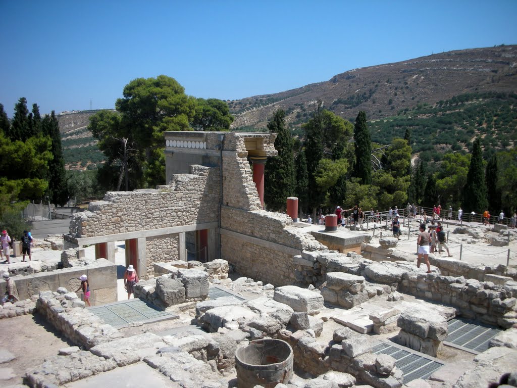 Creta - Knossos by Red Oleander