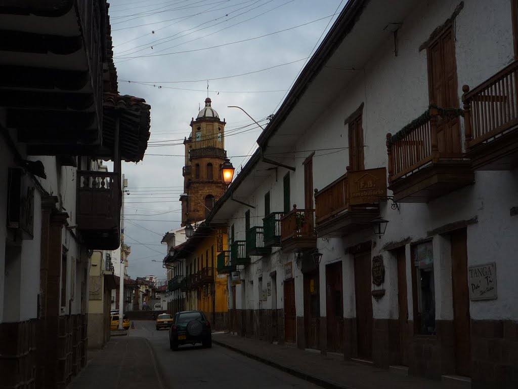 Carrera 9ª, catedral. by Fernando Pardo Castr…