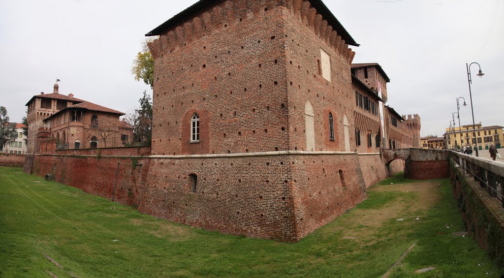 Castello Visconteo Sforzesco - Galliate 11/2010 by adirricor