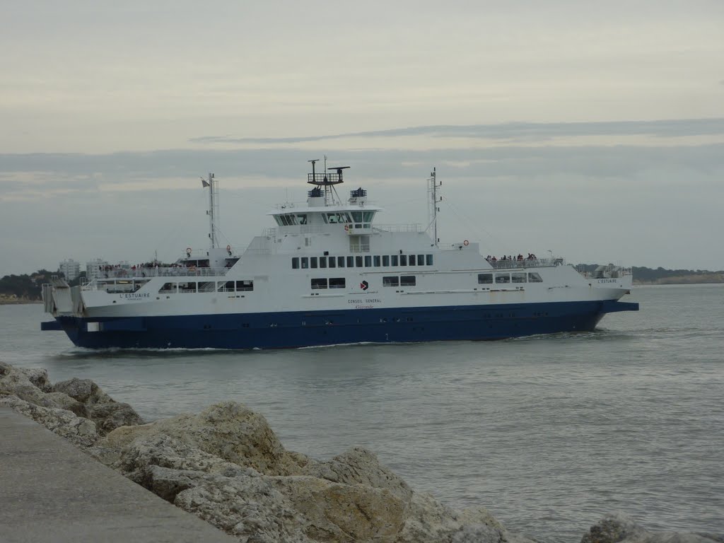 Bac Traversier Royan by Intertours