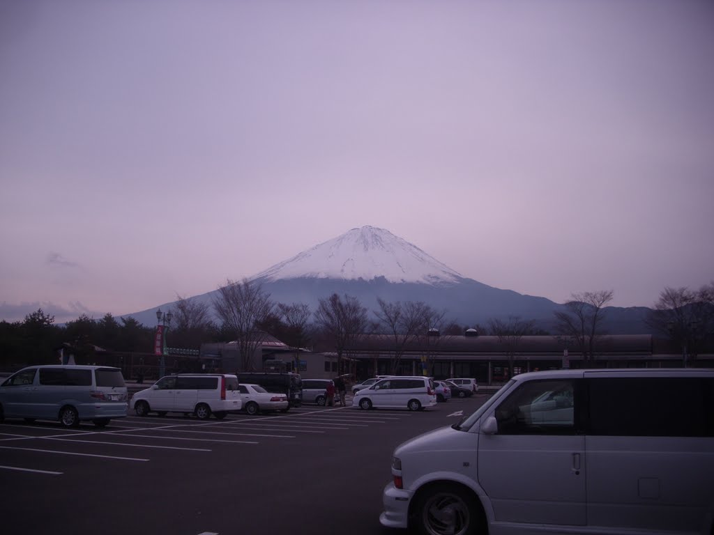 道の駅なるさわより富士山を望む by hideki higano