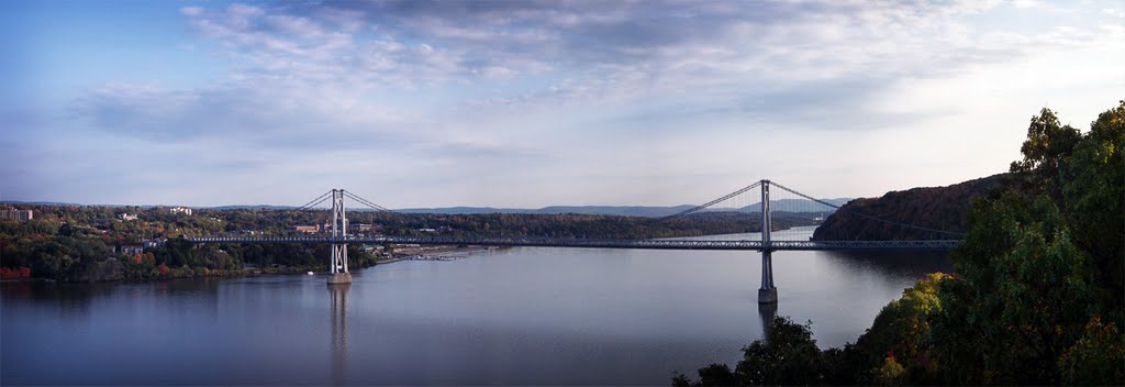 Looking out over the Mid Hudson Bridge from the Walkway over the Hudson by mtaHarlemLine