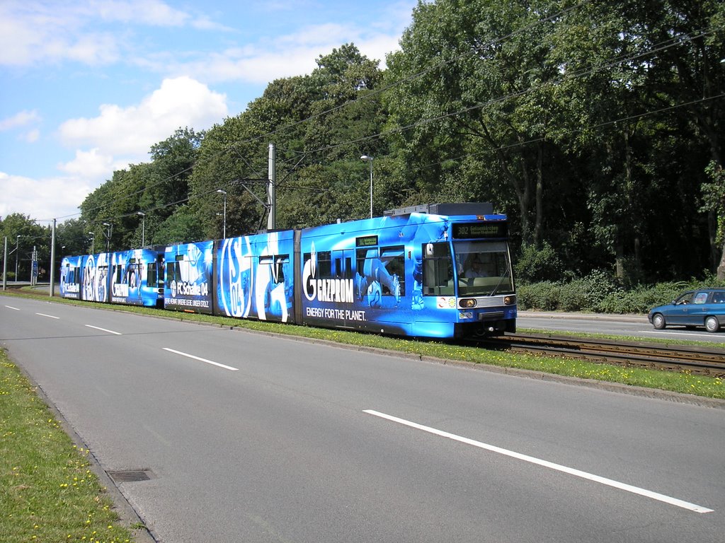 Schalke 04 Straßenbahn in GE-Buer by Parzifal