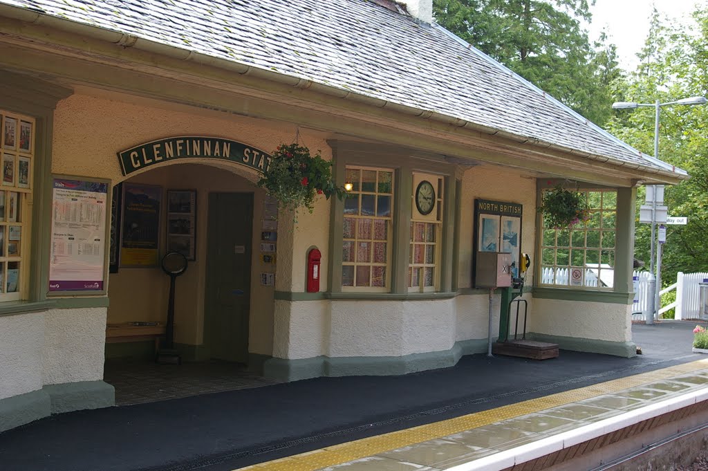 Glenfinnan Station by JuBaSa