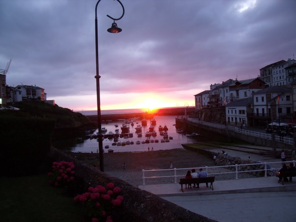 ATARDECER EN EL MUELLE by jorjuar