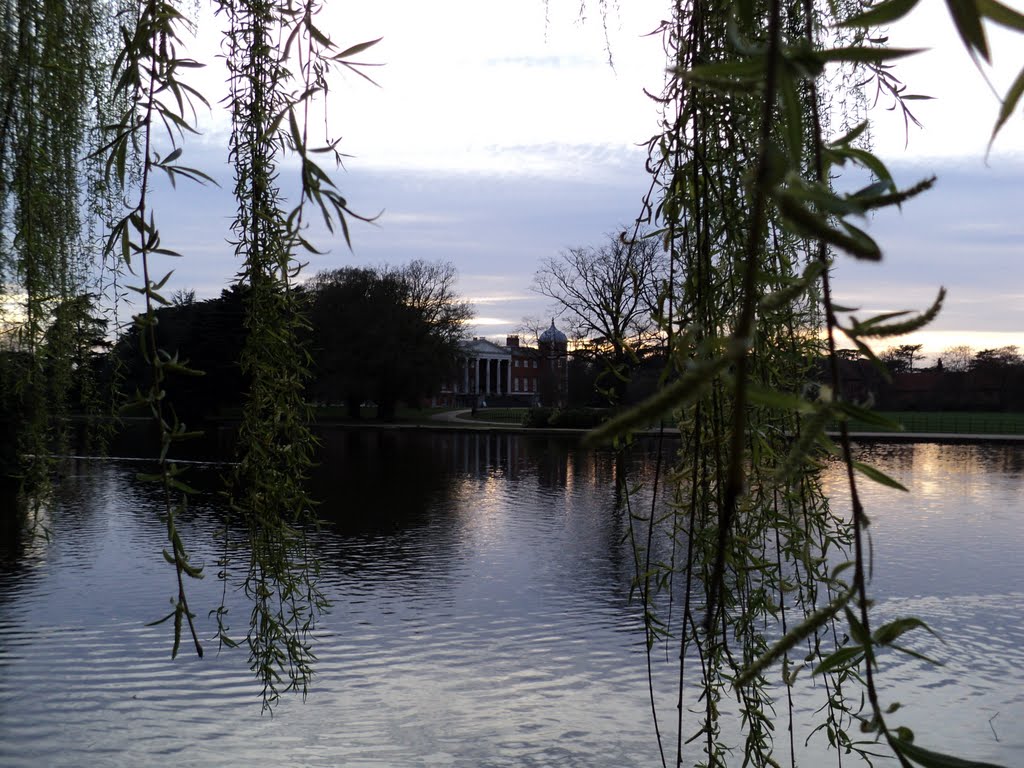 Isleworth, UK by Daniel A Gomes