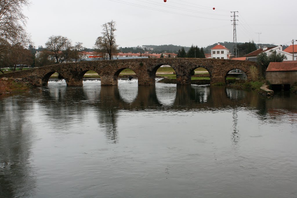 Ponte Romana by Luis Costa e Moura