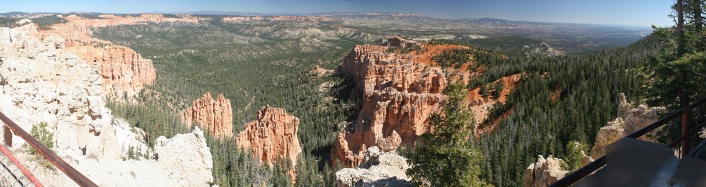 Rainbow Point - Bryce Canyon by Julian Nicholson