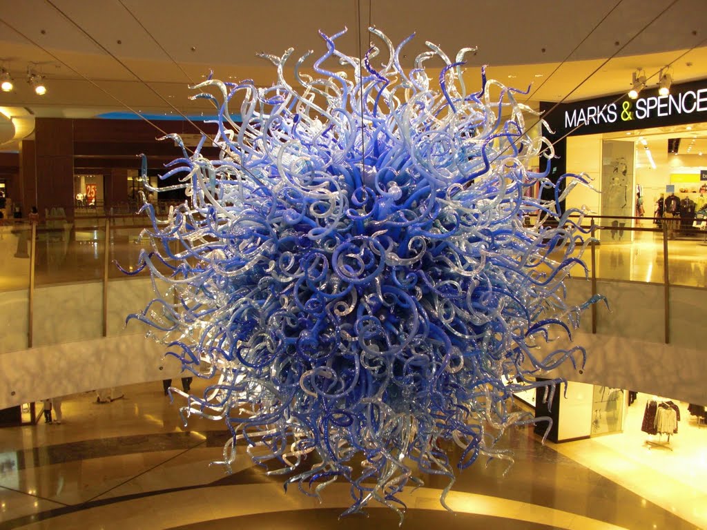 Glass sculptures in the 360 Mall in Kuwait City (this guy: http://www.chihuly.com/) by mastakebob