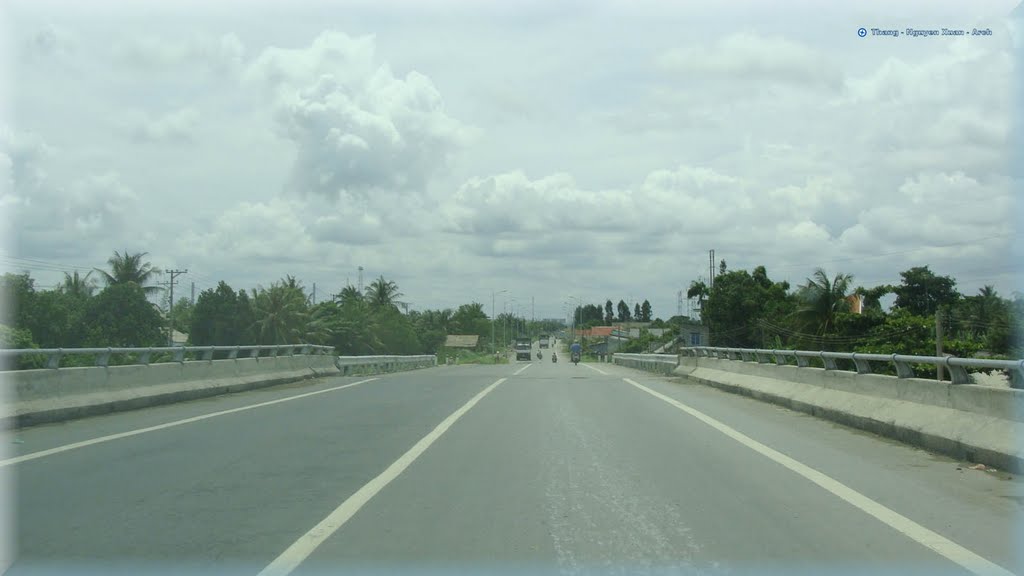 Cái Gia Lớn Bridge by Thắng Nguyễn Xuân