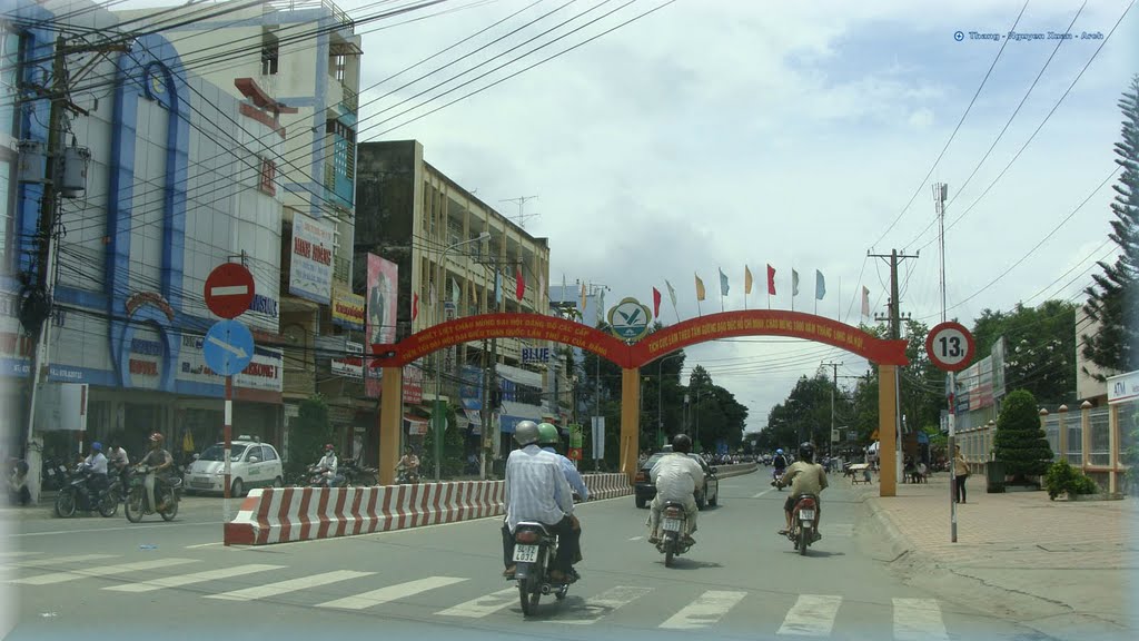 Đường - Lê Thái Tổ - Street by Thắng Nguyễn Xuân