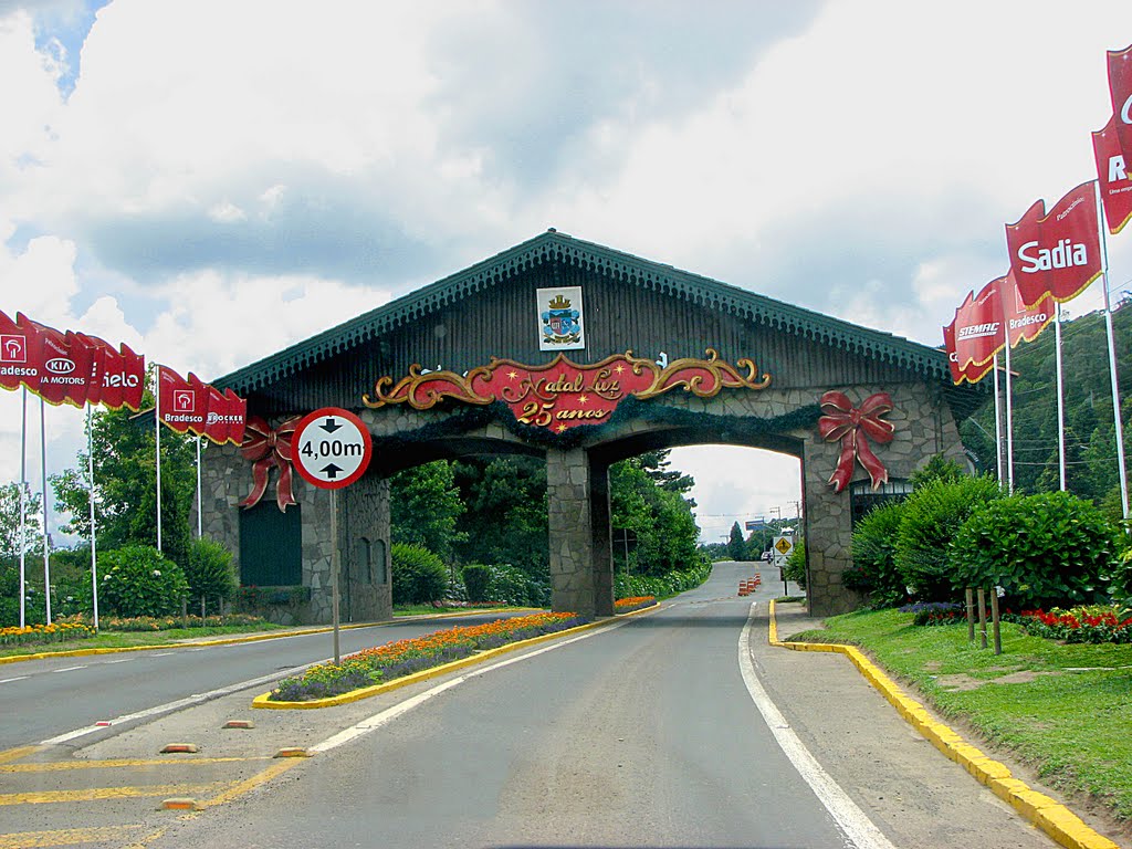 Via Rota Romântica, entrada de Gramado por Nova Petrópolis by Eloí Farias