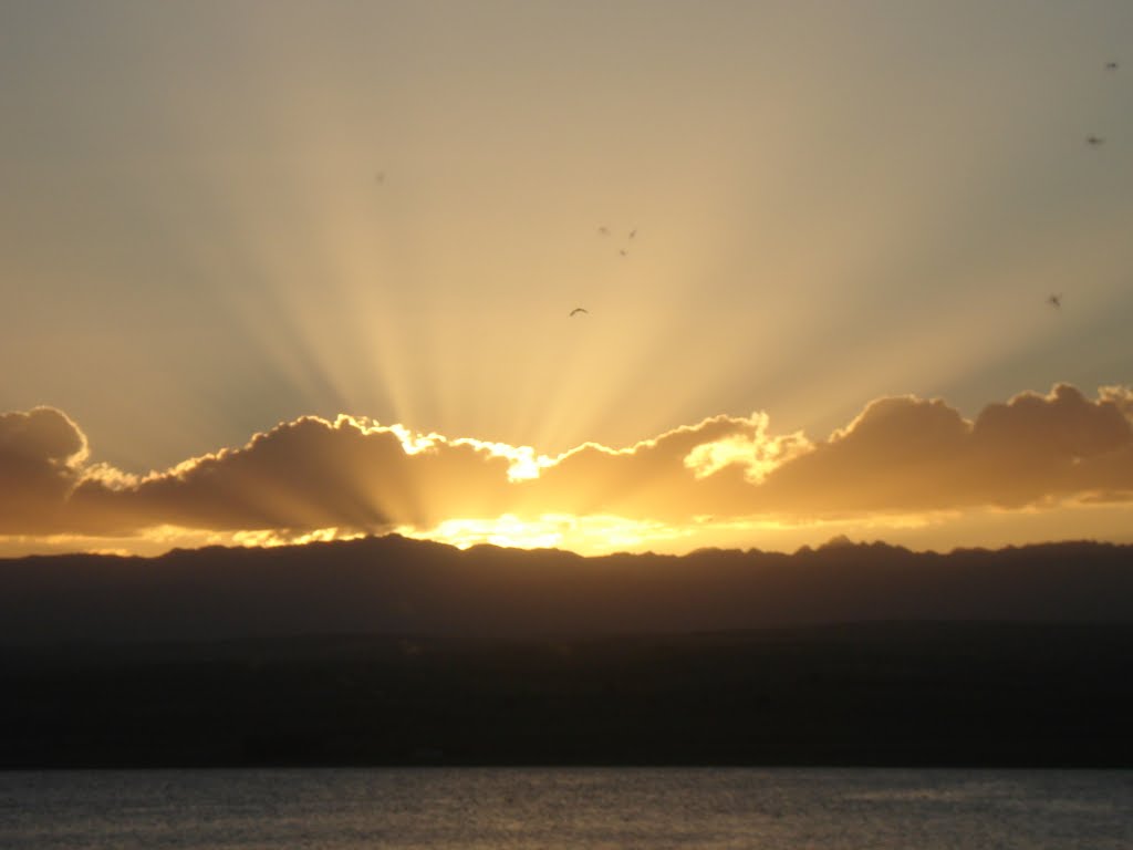 Atardecer en el Lago Los Molinos by feg1803