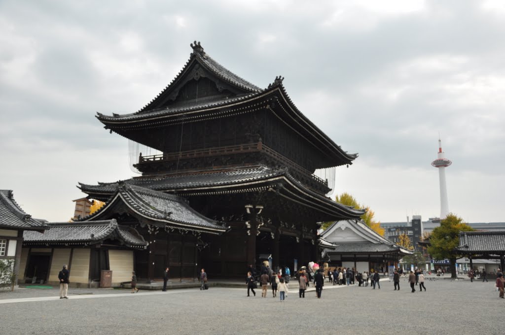 Dean-entrance at the higashi honganji temple by dean djakovic