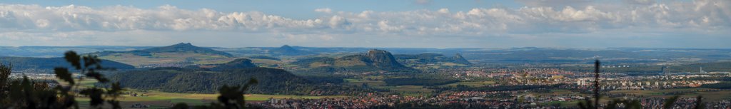 Herrentisch mit Blick auf den Hegau by www.hegau-panorama.de