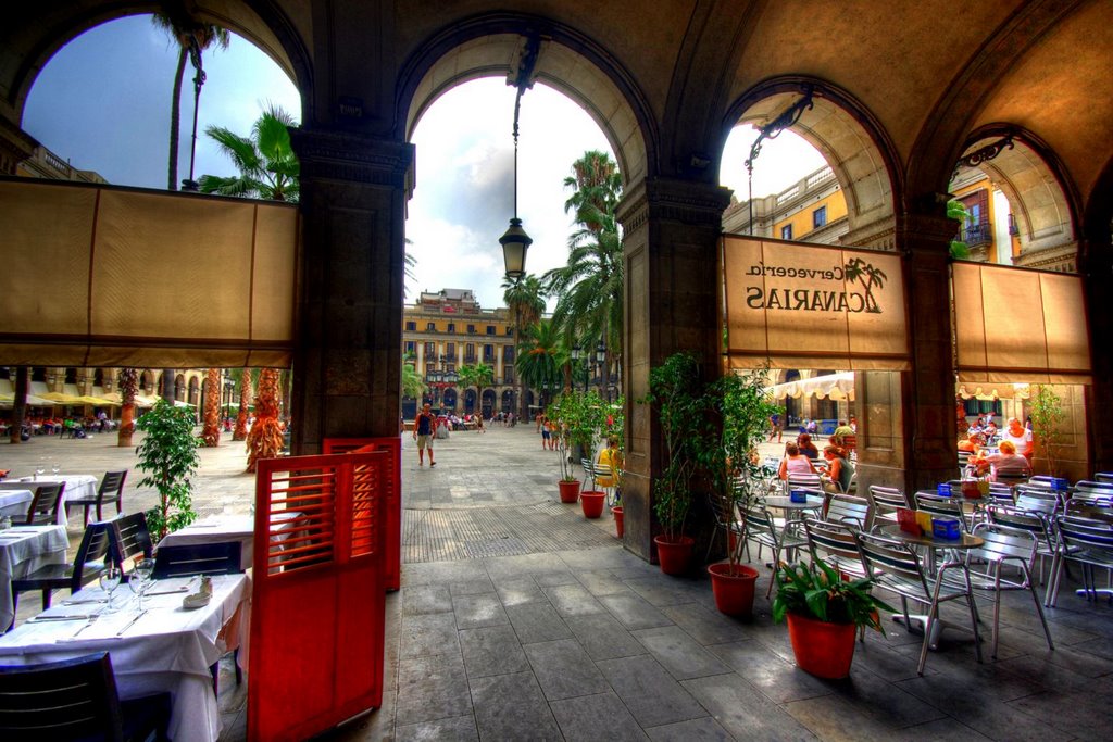 Plaça Reial Barcelona - Buy a print in - http://cafate.blogspot.com/ by © Cafate