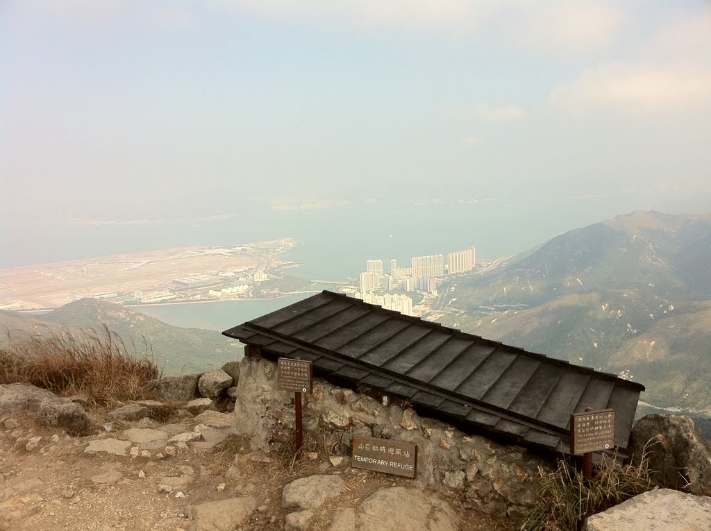 Lantau Peak 鳳凰山 (27Nov2010) by JJ Leung