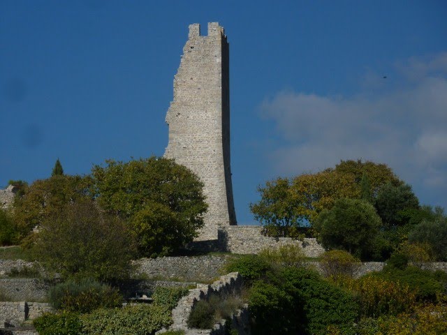 Ollioules-Le château de Graille by Alm