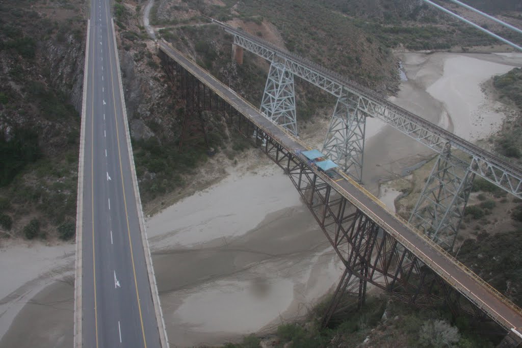 DTA Low Flying up Gouritz River - Crossing N2 by Barthlo Harmse