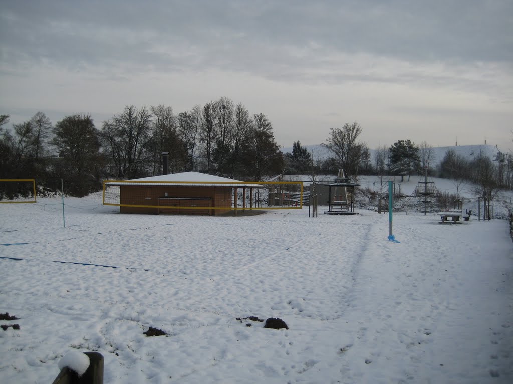 Beachvolleyballplatz Rutesheim unter Schnee (November 2010) by Kai G.