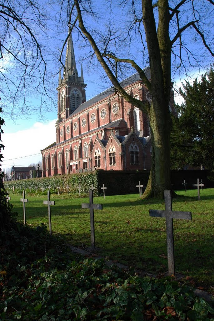 Eglise de Beaucamps depuis le cimetière Allemand / Beaucamps Kirche vom Deutsches Friedhof by Chris Argoat