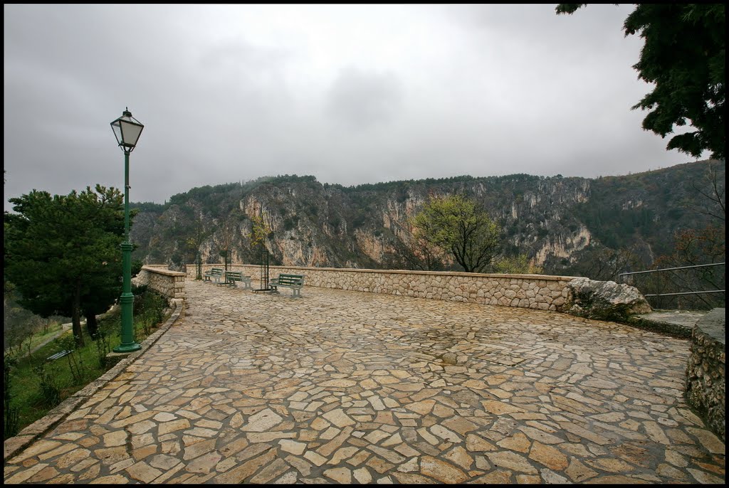 Imotski Modro jezero 24.11.2010. 6 by Vladimir Tkalčić