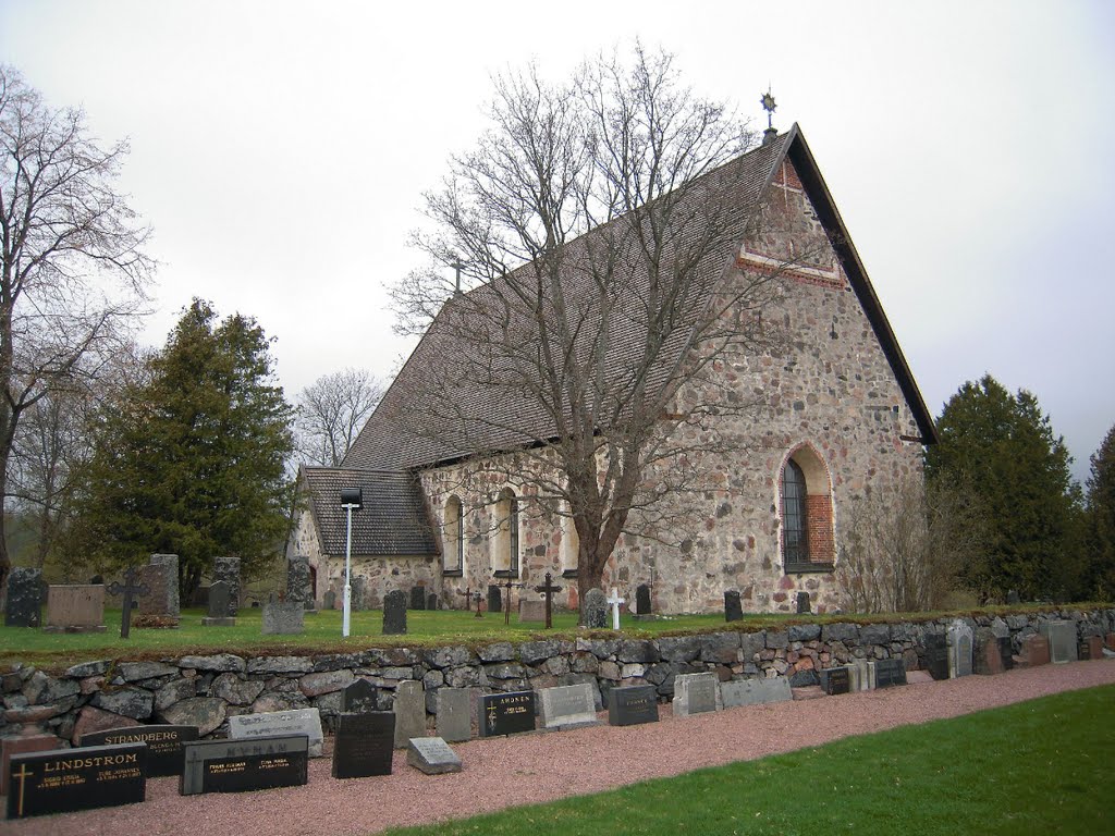 Karis Church and graveyard in May by Petteri Kantokari