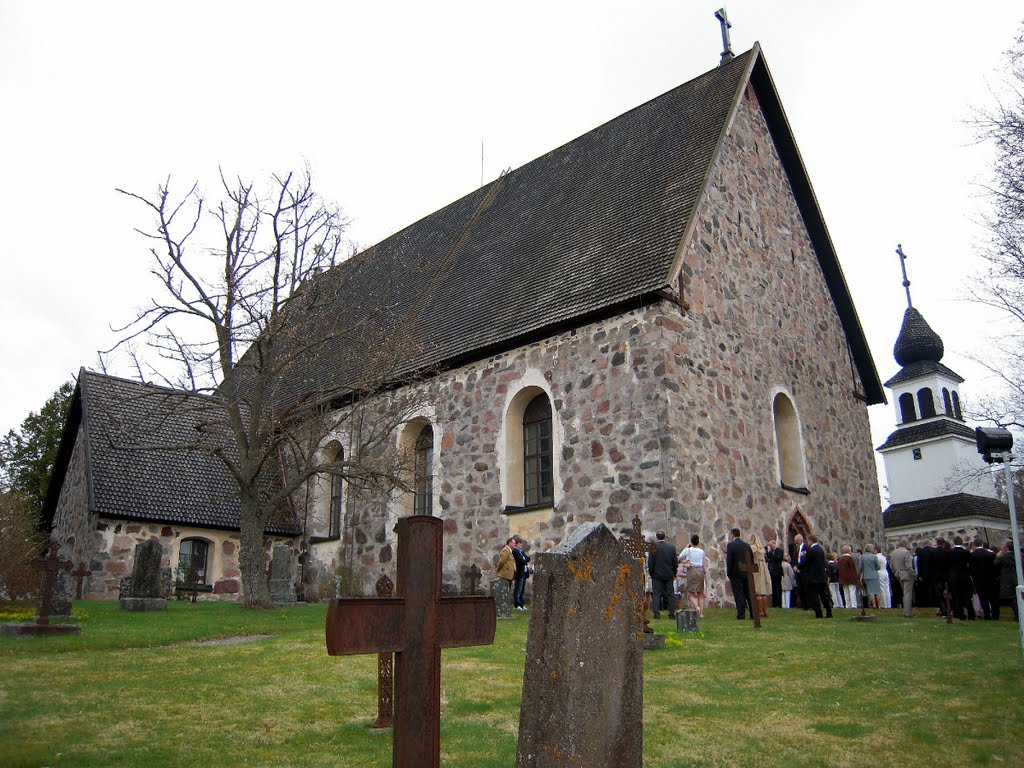 Karis Kyrka / Karjaan kirkko by Petteri Kantokari