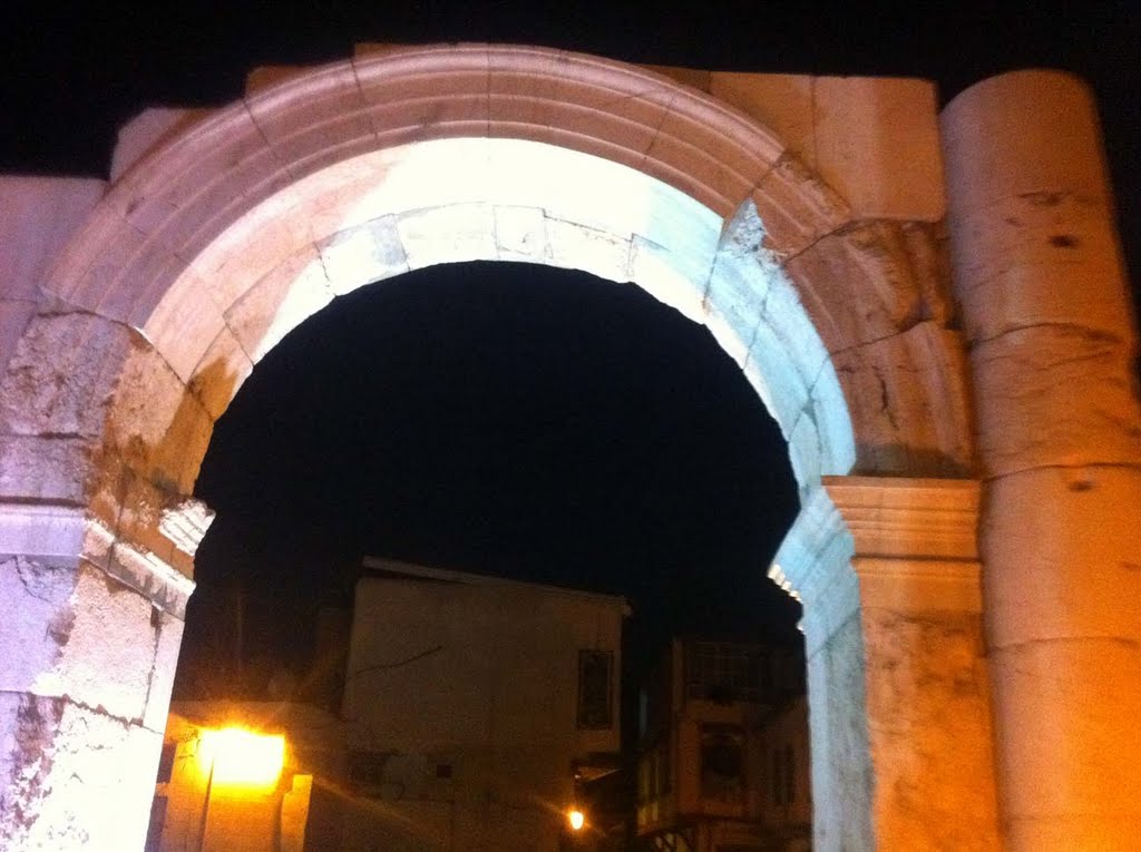 Roman arch by M Jafar Maash