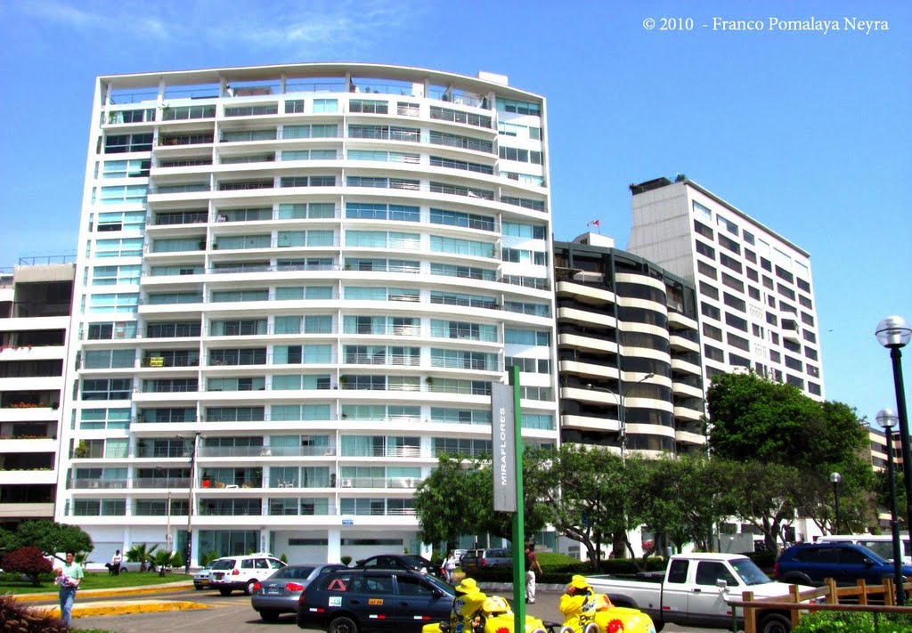 Miraflores, Peru by Franco Alexander Pom…