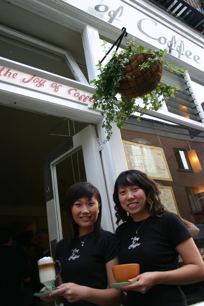 The Joy Of Coffee, Temple Bar, Dublin by Hans Sterkendries